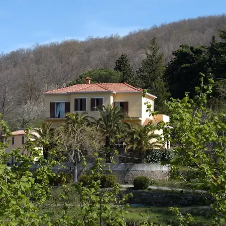 Valle Maira, Agriturismo nel Parco dei Nebrodi-3
